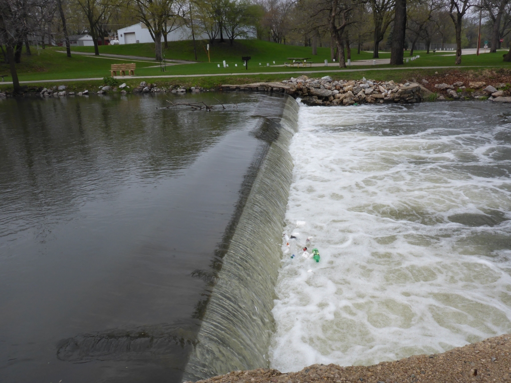 Dam diverts water into East Park lagoon